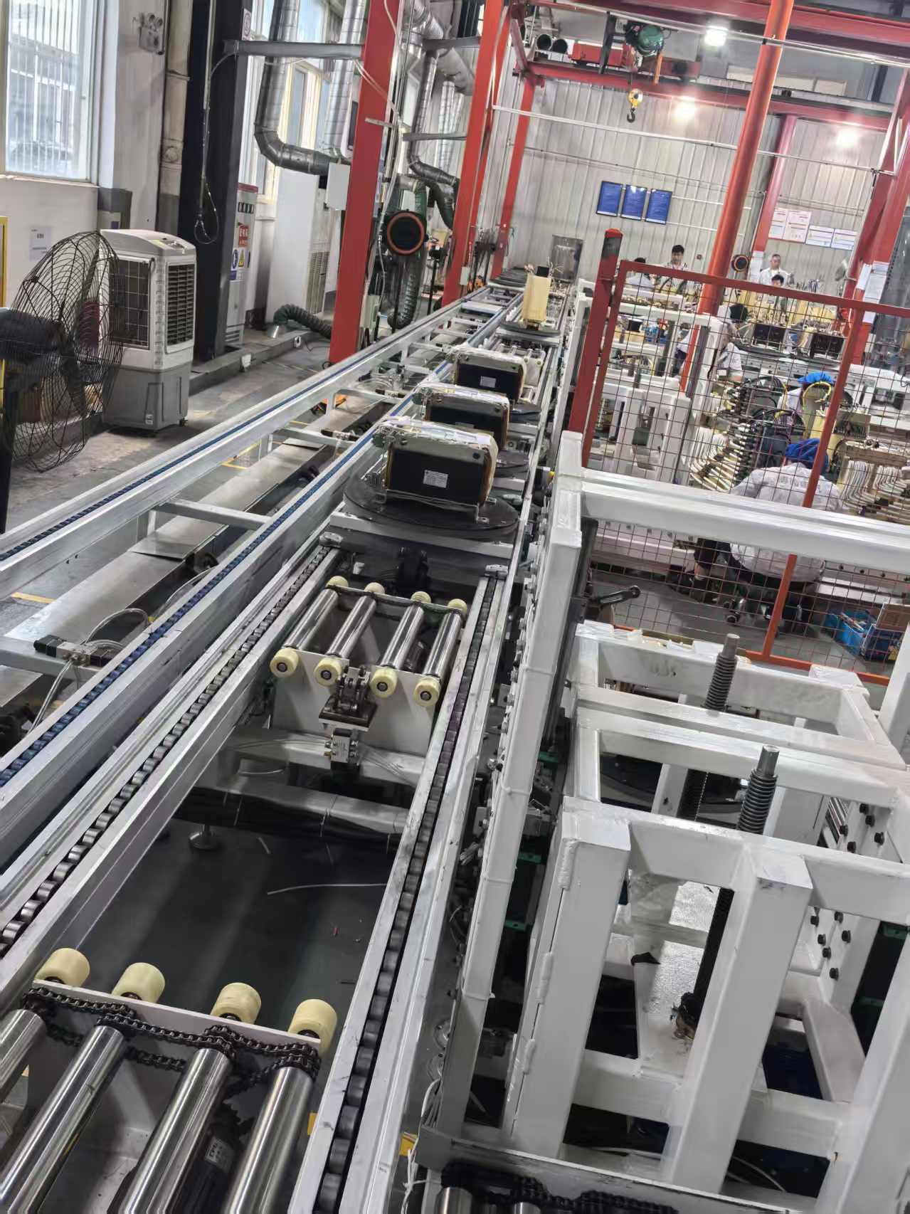 变压器装配生产线